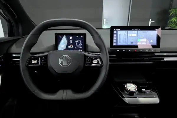 MG MG4 51 kWh Standard 14