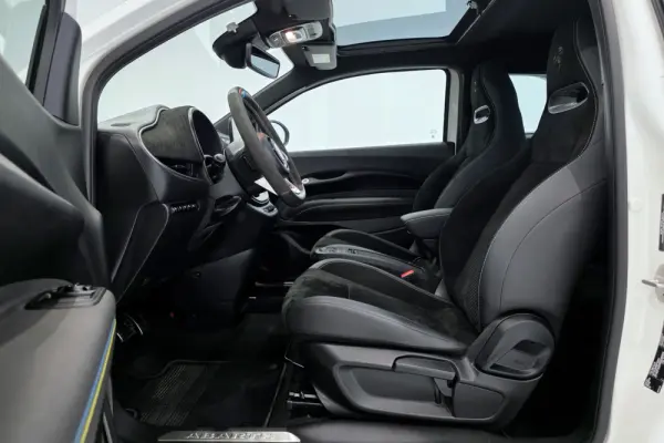 Abarth 500e C Scorpionissima 9