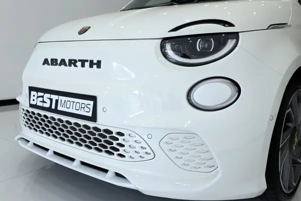 Abarth 500e C Scorpionissima 38