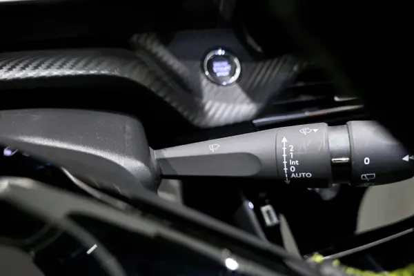 Peugeot e-2008 50 kWh GT Pack 19