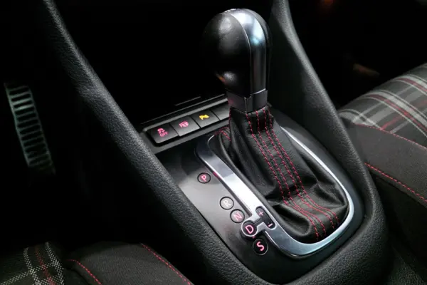 Volkswagen Golf 2.0 TSi GTI DSG 25