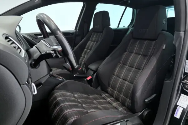 Volkswagen Golf 2.0 TSi GTI DSG 10