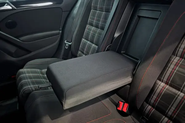 Volkswagen Golf 2.0 TSi GTI DSG 12