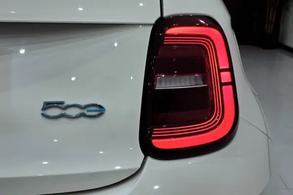 Fiat 500e 3 + 1 42 kWh Icon 34