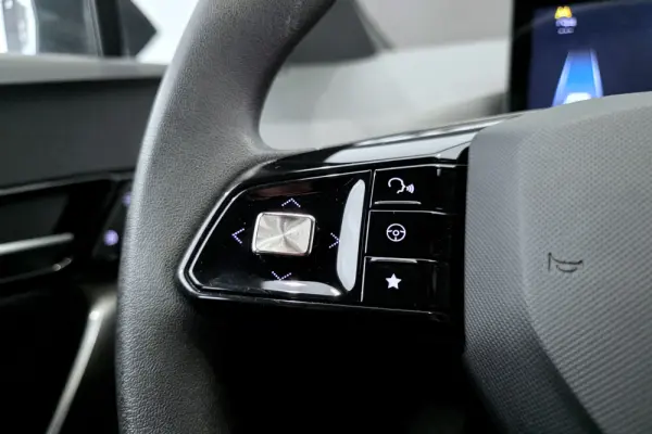 MG MG4 51 kWh Standard 18