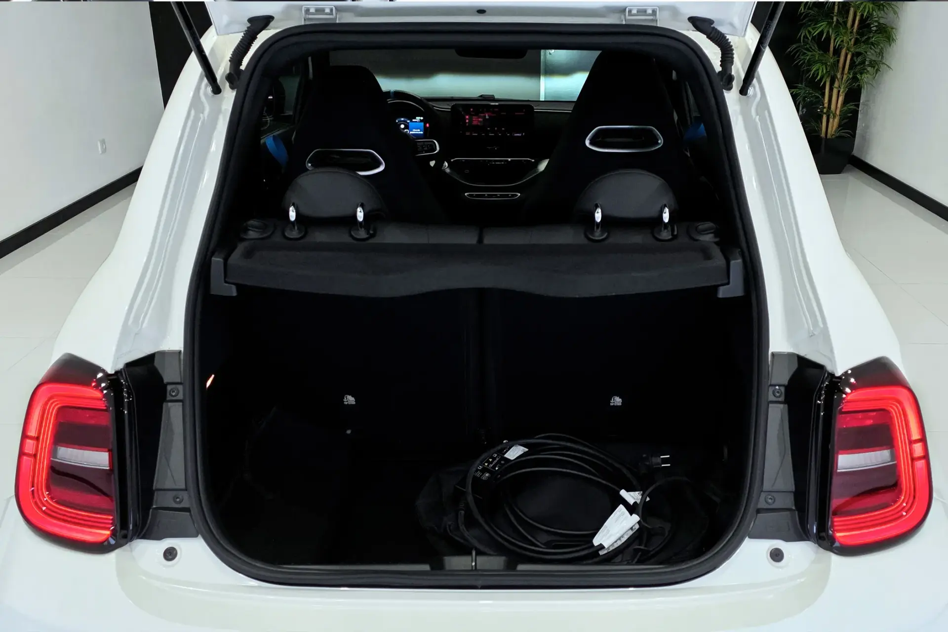 Abarth 500e C Scorpionissima 11