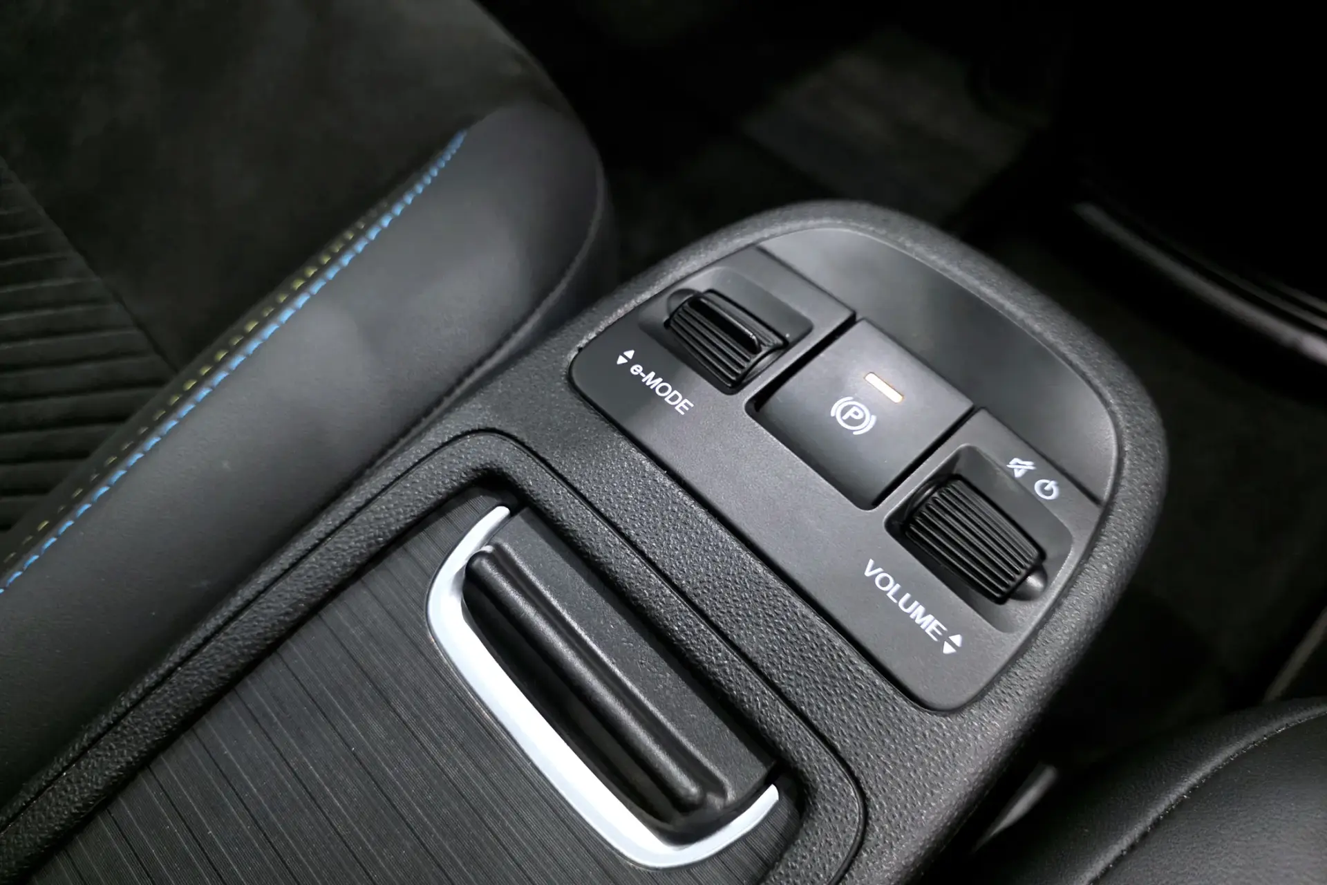 Abarth 500e C Scorpionissima 27