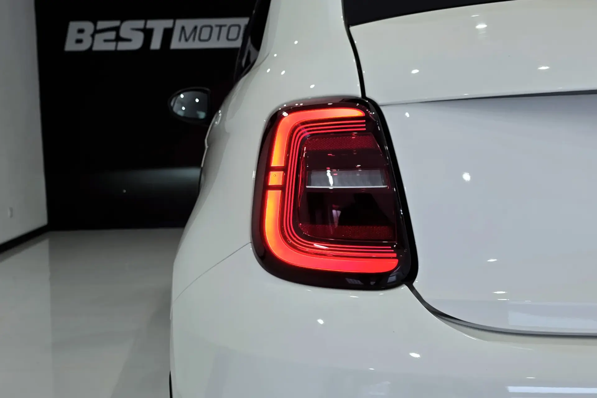 Abarth 500e C Scorpionissima 36