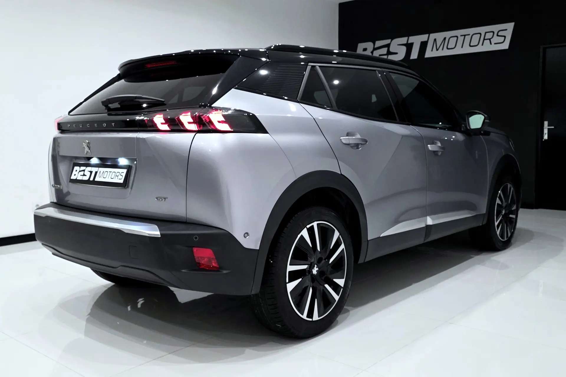 Peugeot e-2008 50 kWh GT Pack 5