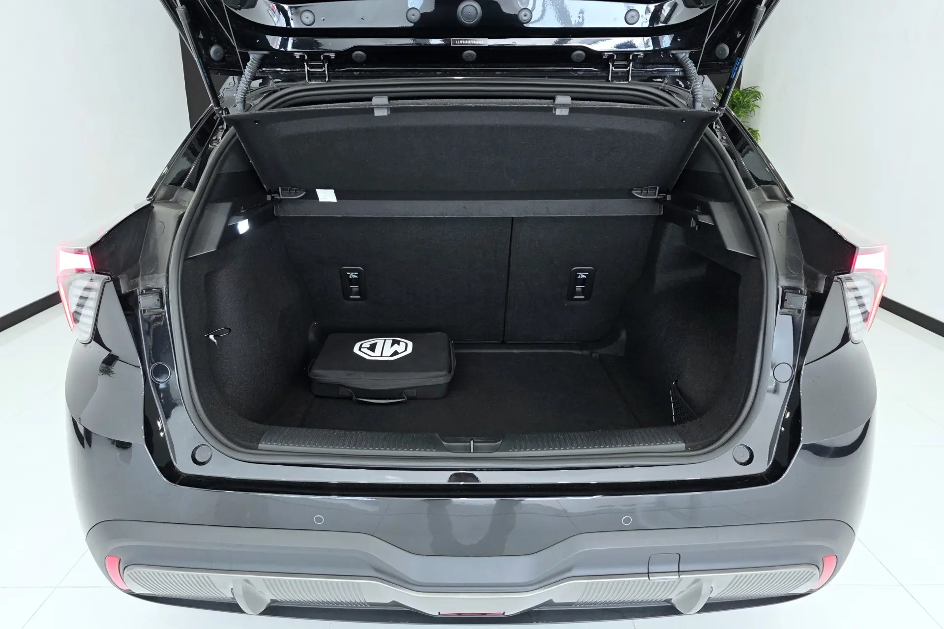 MG MG4 51 kWh Standard 12