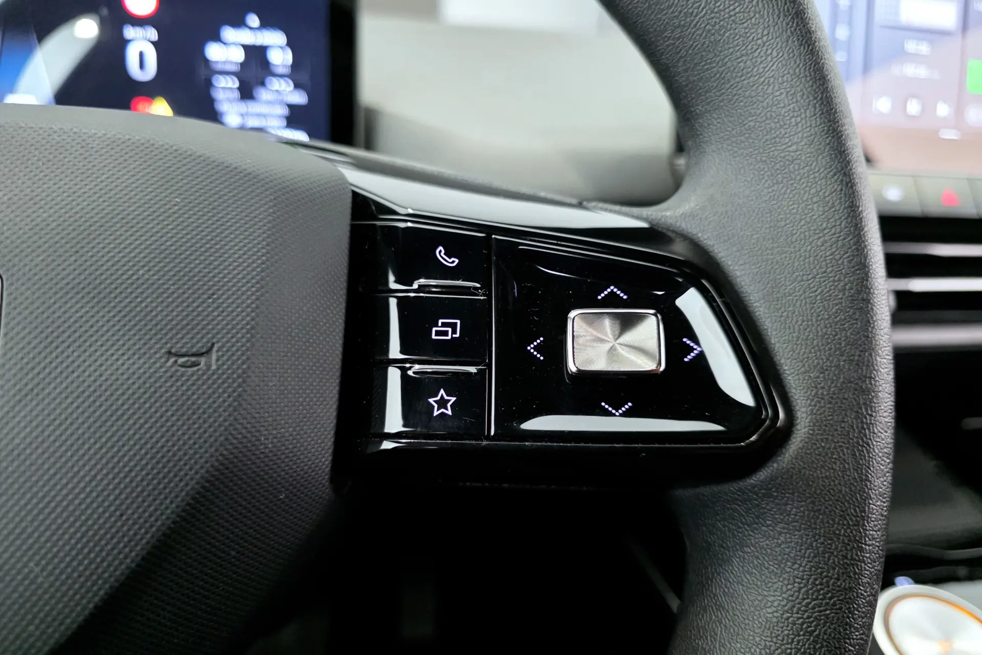 MG MG4 51 kWh Standard 16