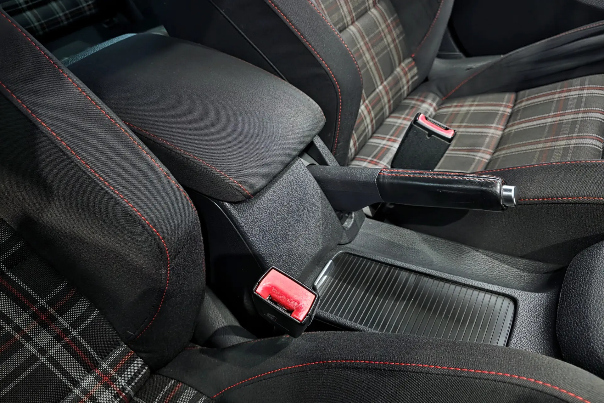 Volkswagen Golf 2.0 TSi GTI DSG 27