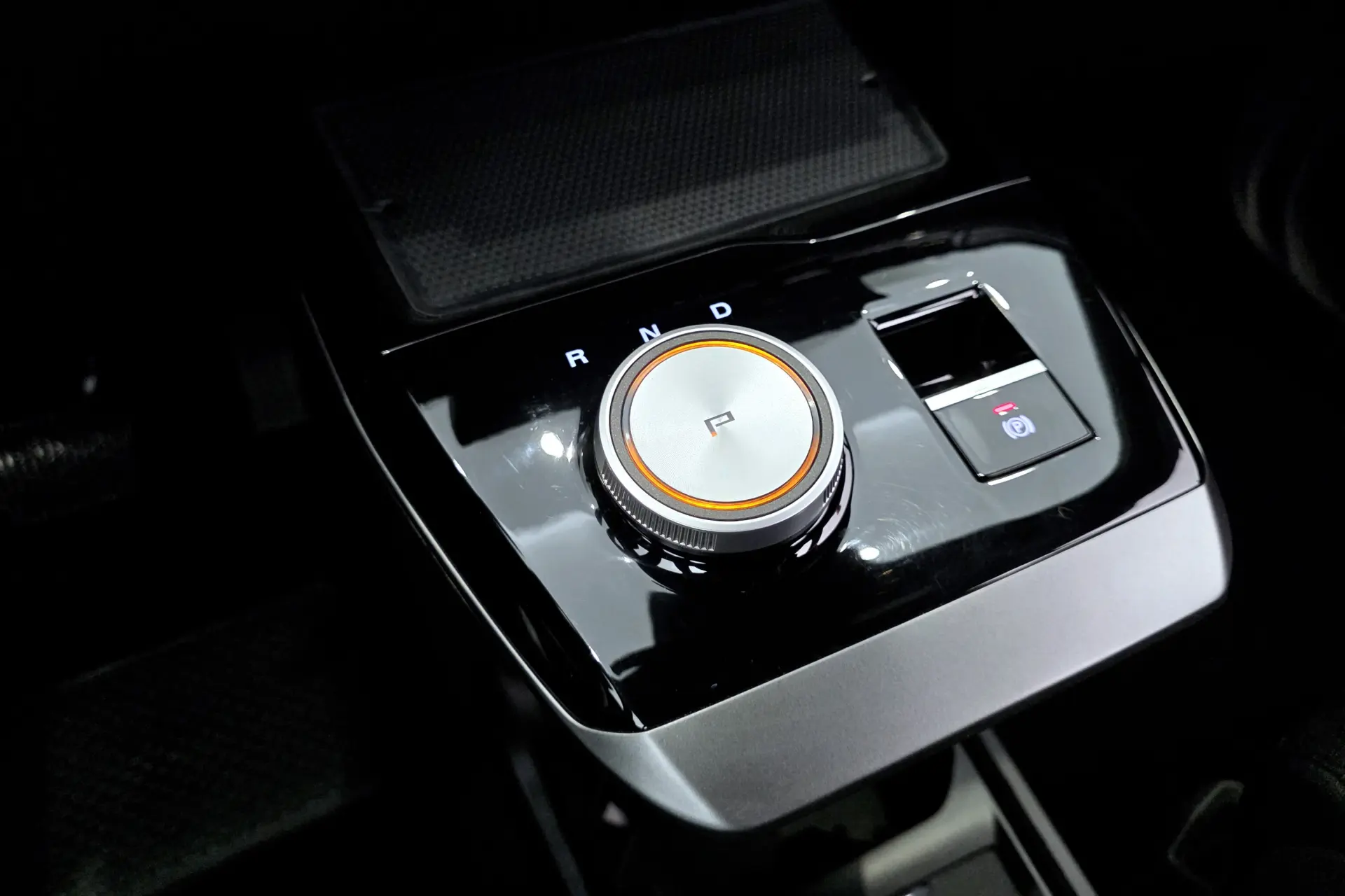 MG MG4 51 kWh Standard 23