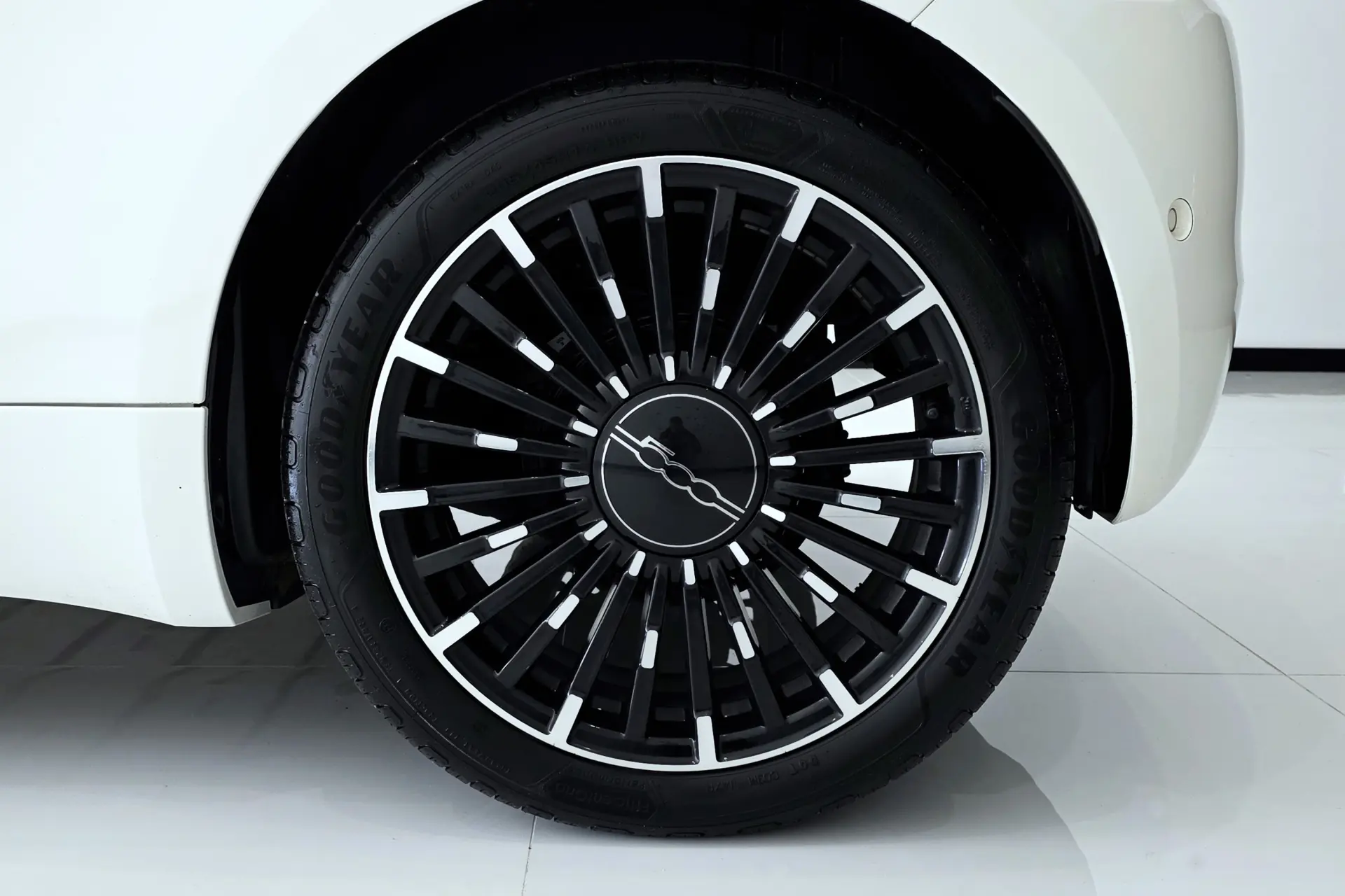 Fiat 500e 42kWh la Prima (by Bocelli) 25