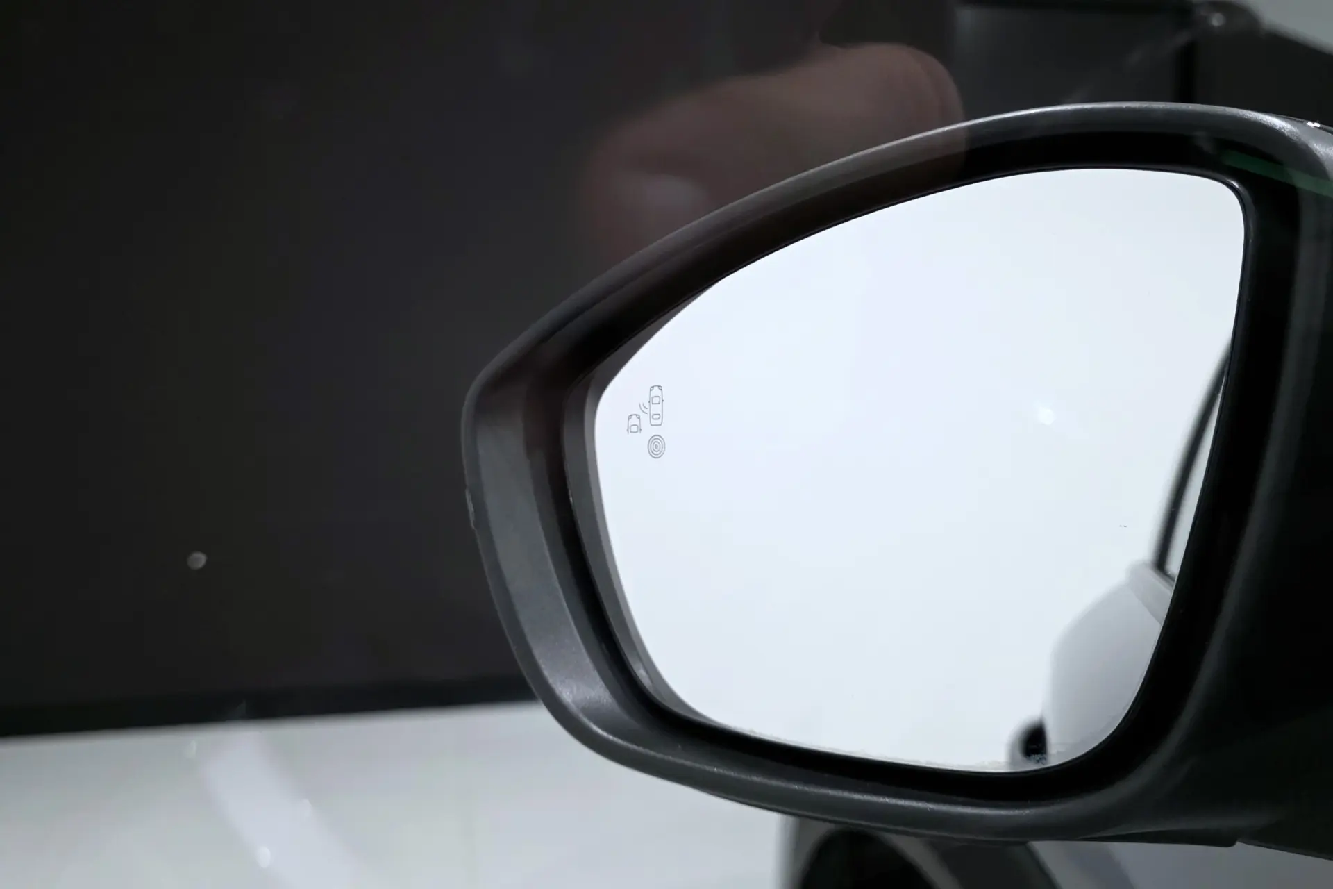 Peugeot e-2008 50 kWh GT Pack 34