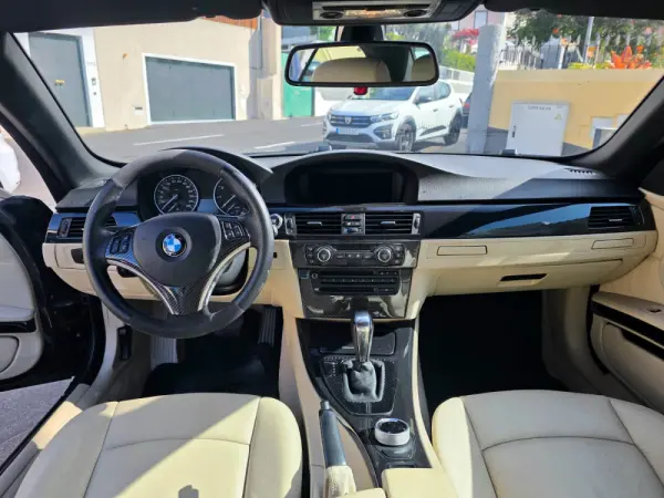 BMW 320 i Cabrio Auto 25