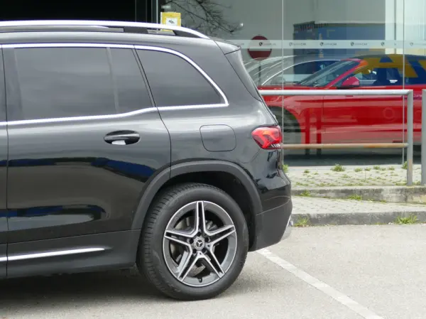 Mercedes-Benz GLB 180 d AMG Line 14
