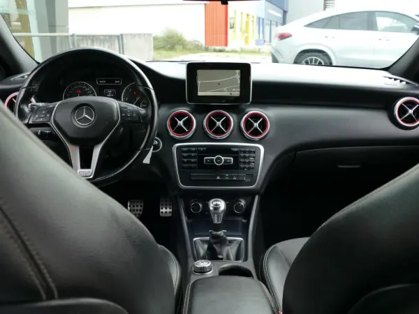 Mercedes-Benz A 180 d AMG Line 34