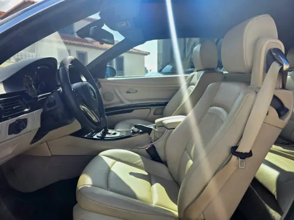 BMW 320 i Cabrio Auto 20