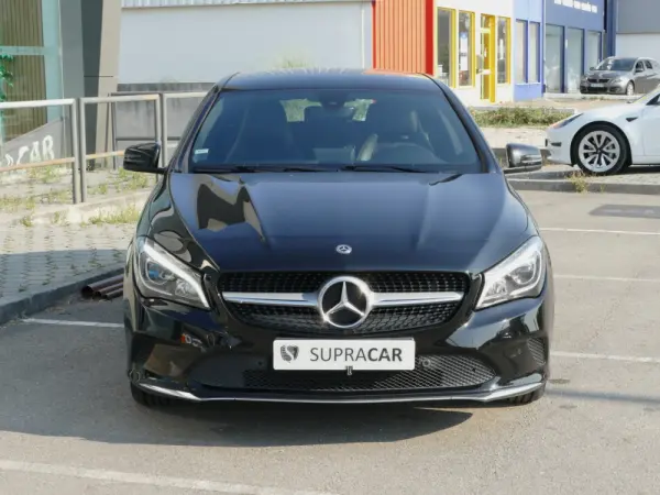 Mercedes-Benz CLA 180 d Shooting Brake Urban 2