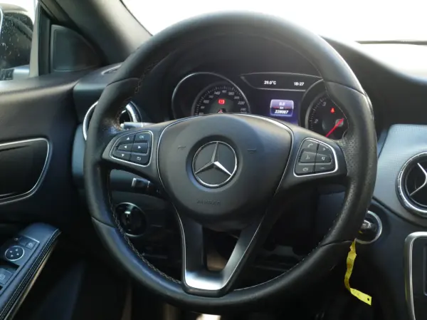 Mercedes-Benz CLA 180 d Shooting Brake Urban 31