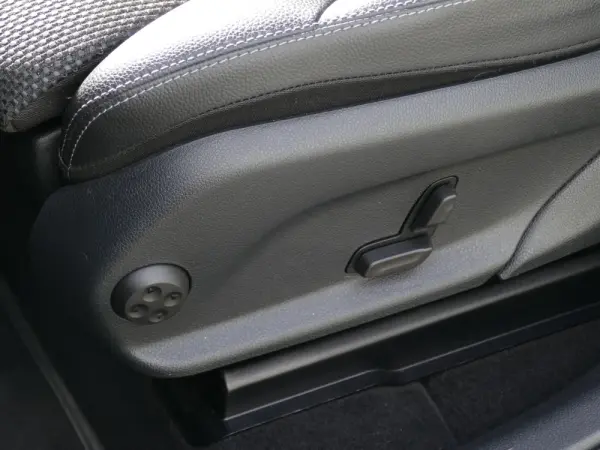 Mercedes-Benz GLC 220 d 4Matic 28