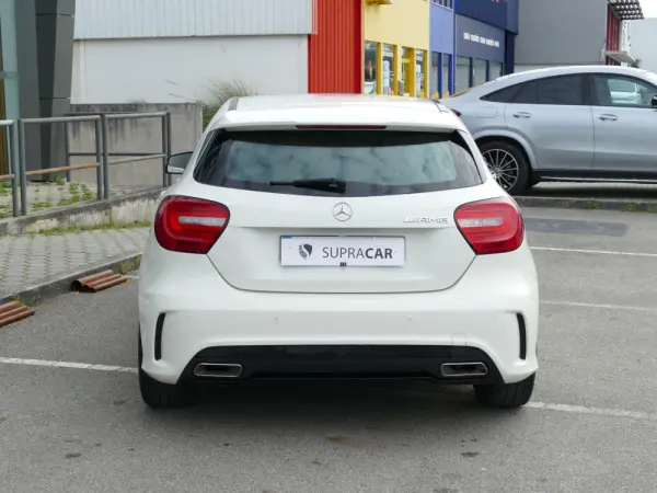 Mercedes-Benz A 180 d AMG Line 4