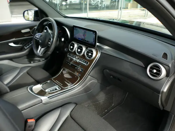 Mercedes-Benz GLC 220 d 4Matic 29