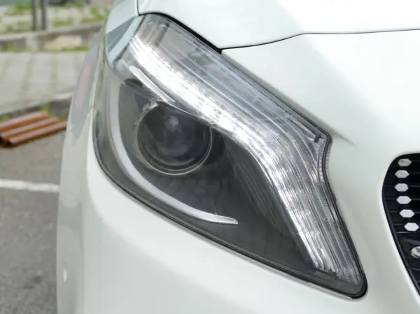 Mercedes-Benz A 180 d AMG Line 8