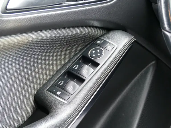 Mercedes-Benz A 180 d AMG Line 31