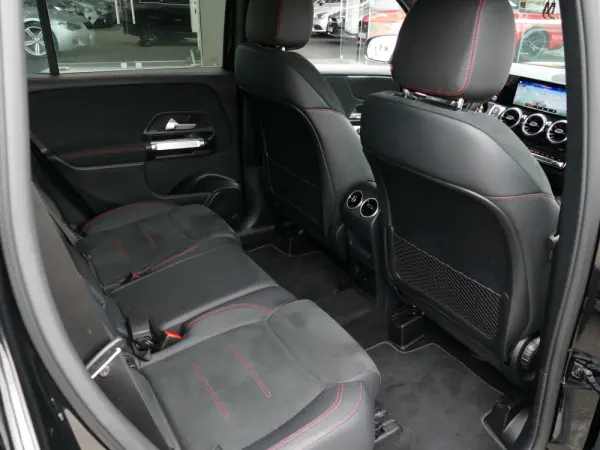 Mercedes-Benz GLB 180 d AMG Line 29