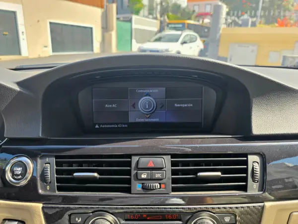 BMW 320 i Cabrio Auto 26