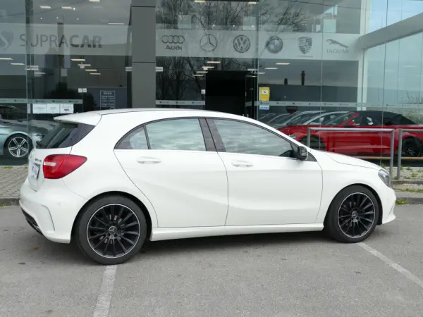 Mercedes-Benz A 180 d AMG Line 15