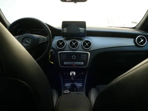 Mercedes-Benz CLA 180 d Shooting Brake Urban 28