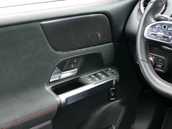 Mercedes-Benz GLB 180 d AMG Line 32