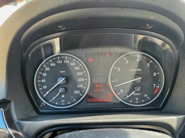 BMW 320 i Cabrio Auto 6