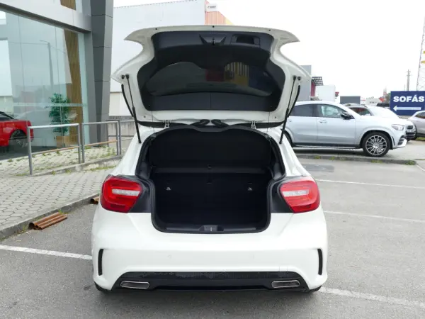 Mercedes-Benz A 180 d AMG Line 11