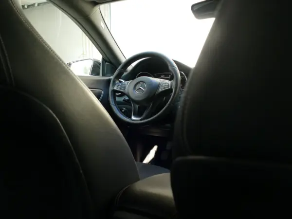 Mercedes-Benz CLA 180 d Shooting Brake Urban 30