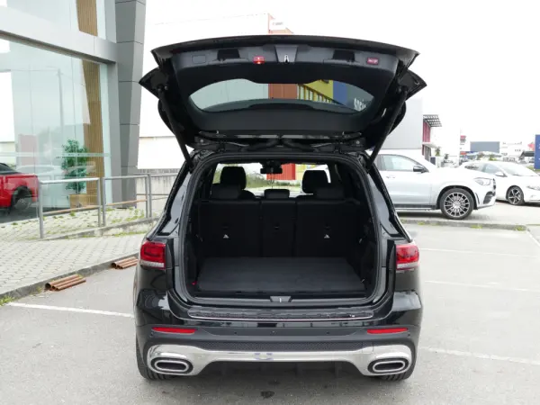 Mercedes-Benz GLB 180 d AMG Line 12