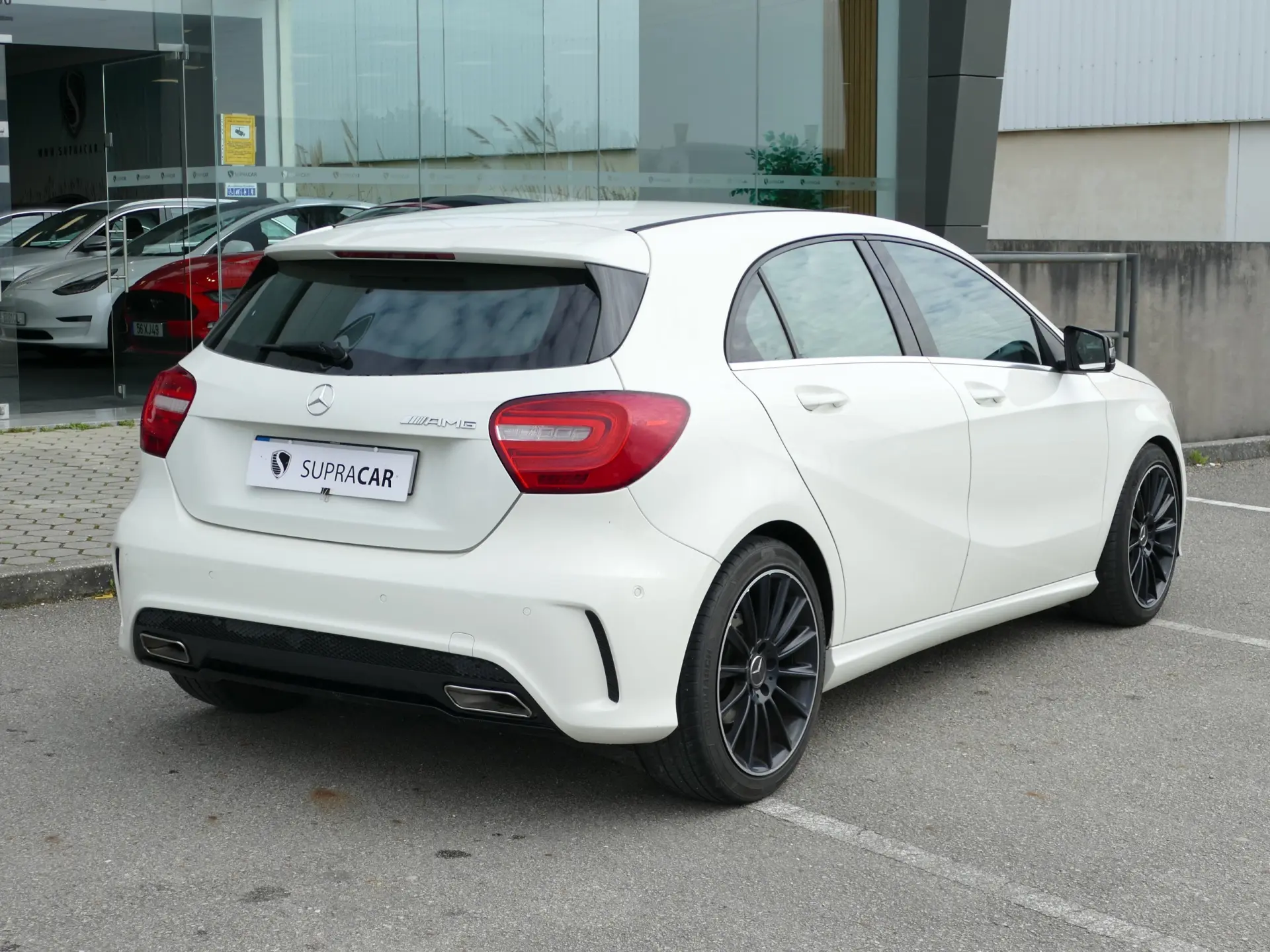 Mercedes-Benz A 180 d AMG Line 3