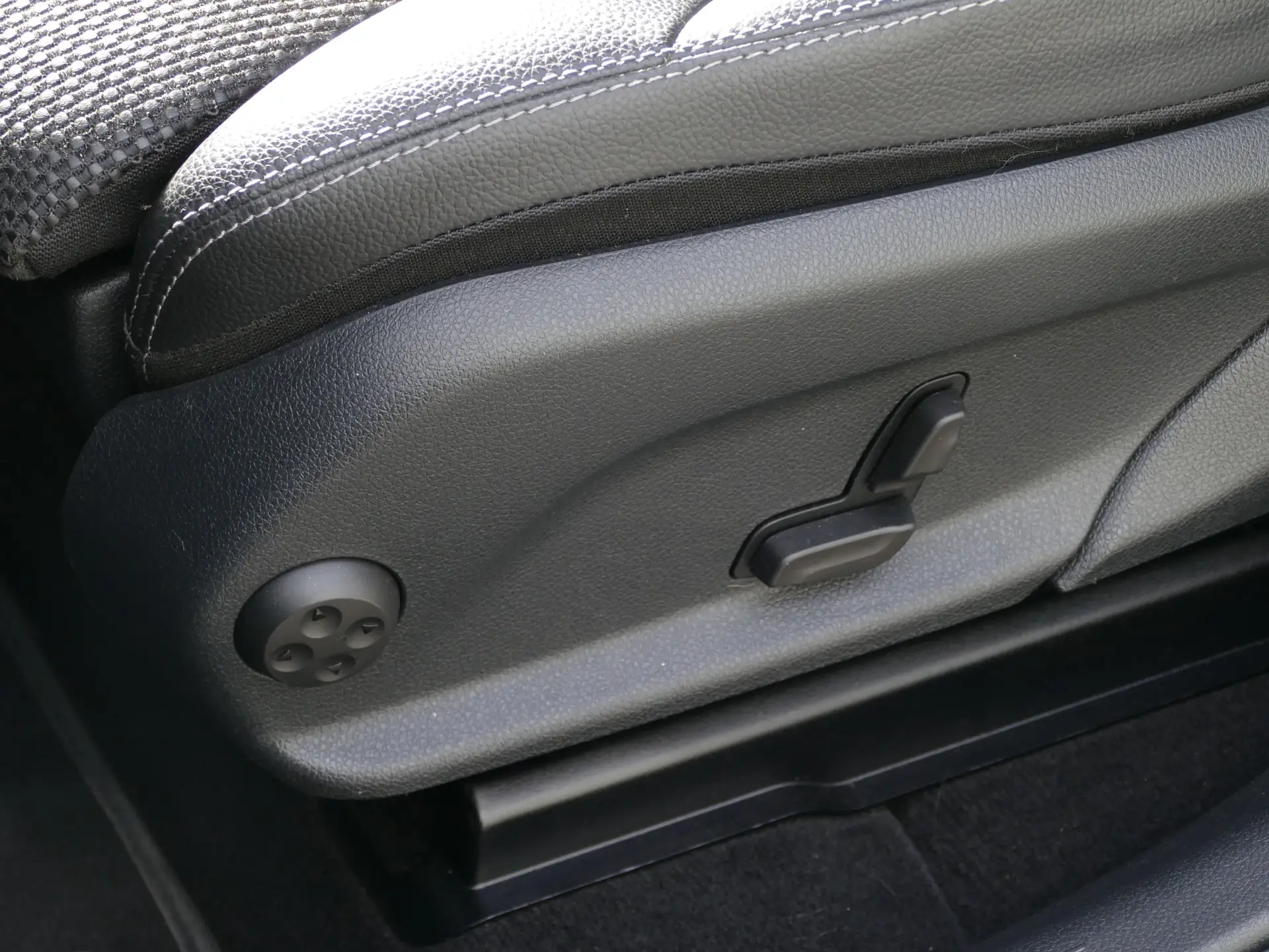 Mercedes-Benz GLC 220 d 4Matic 28