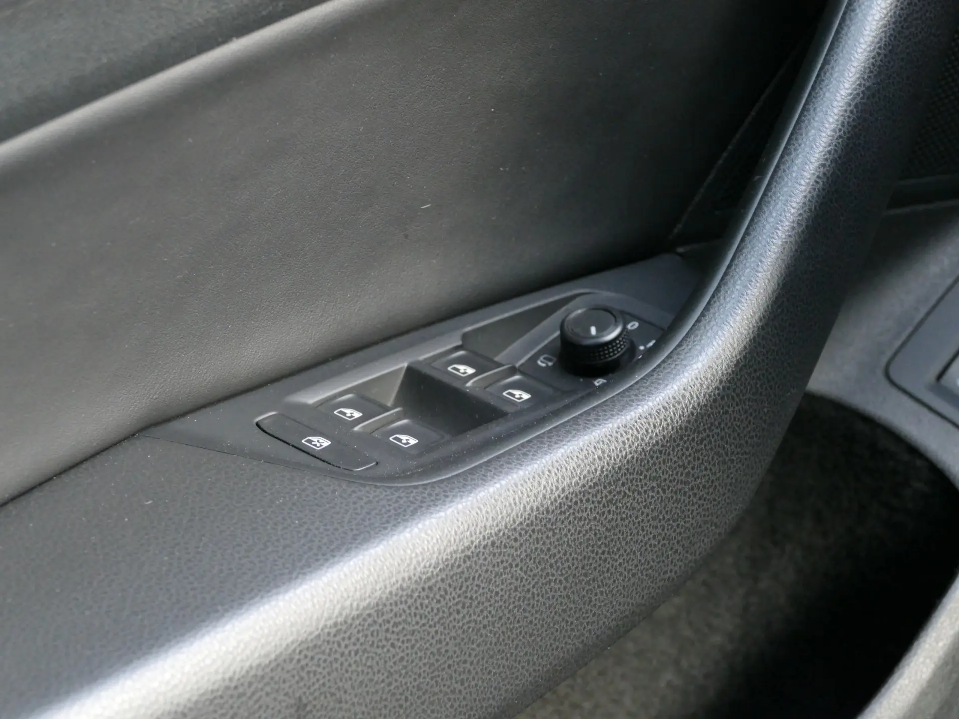 Volkswagen Arteon 2.0 TDI Elegance DSG 29