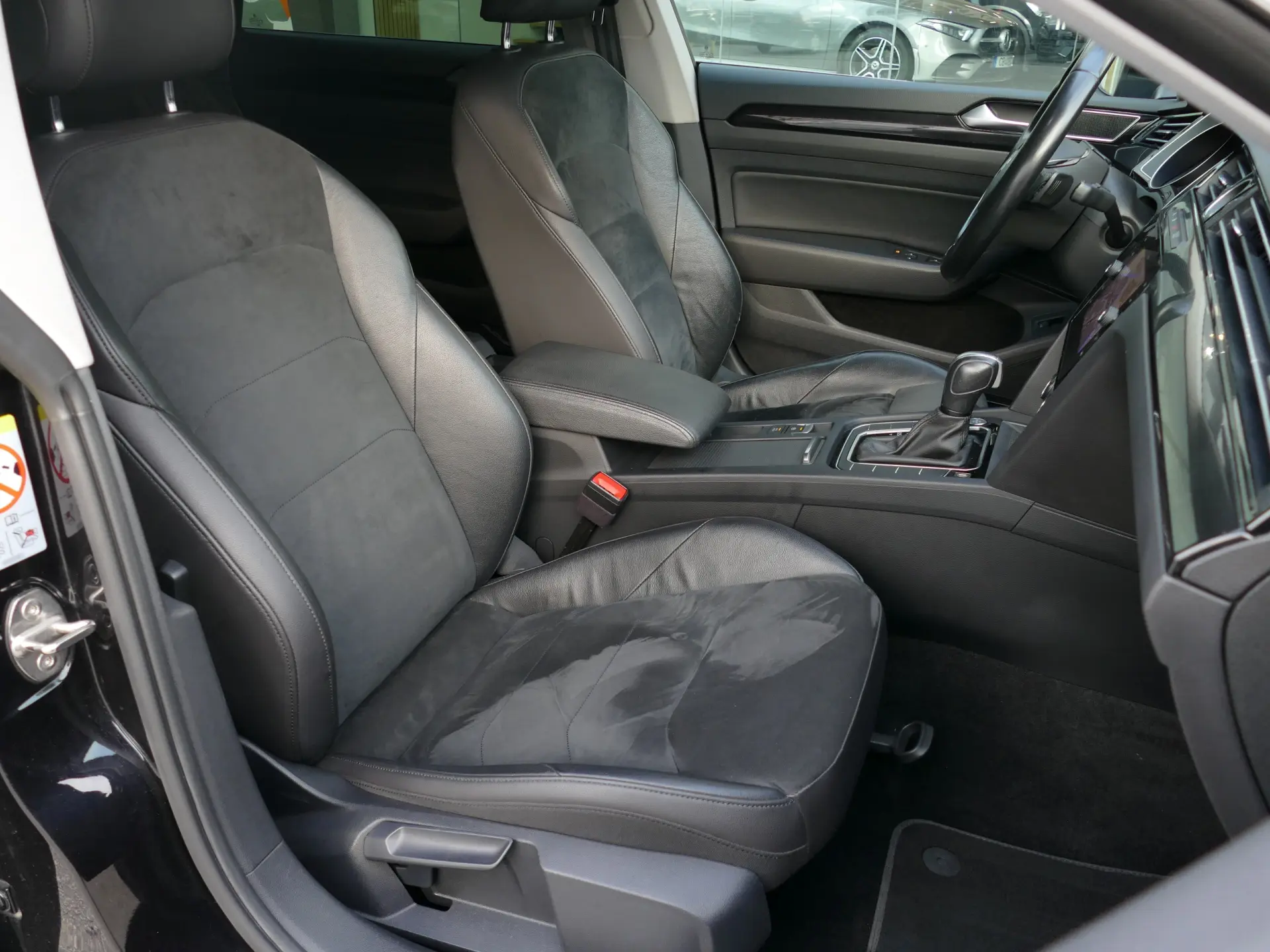 Volkswagen Arteon 2.0 TDI Elegance DSG 25