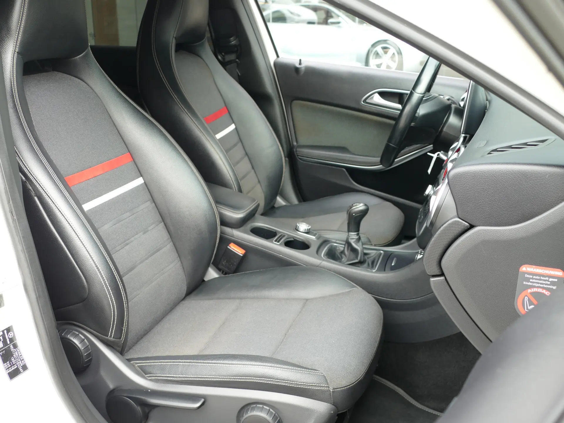 Mercedes-Benz A 180 d AMG Line 27