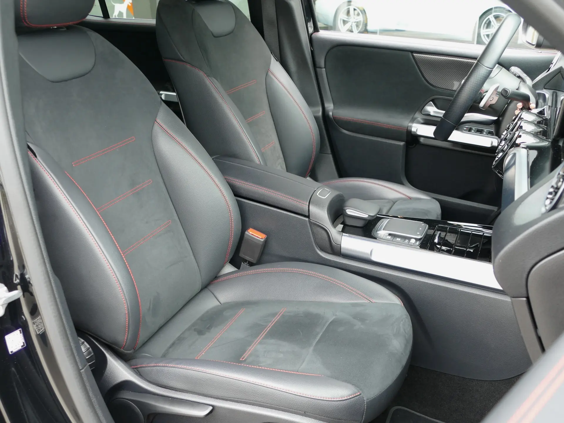 Mercedes-Benz GLB 180 d AMG Line 27