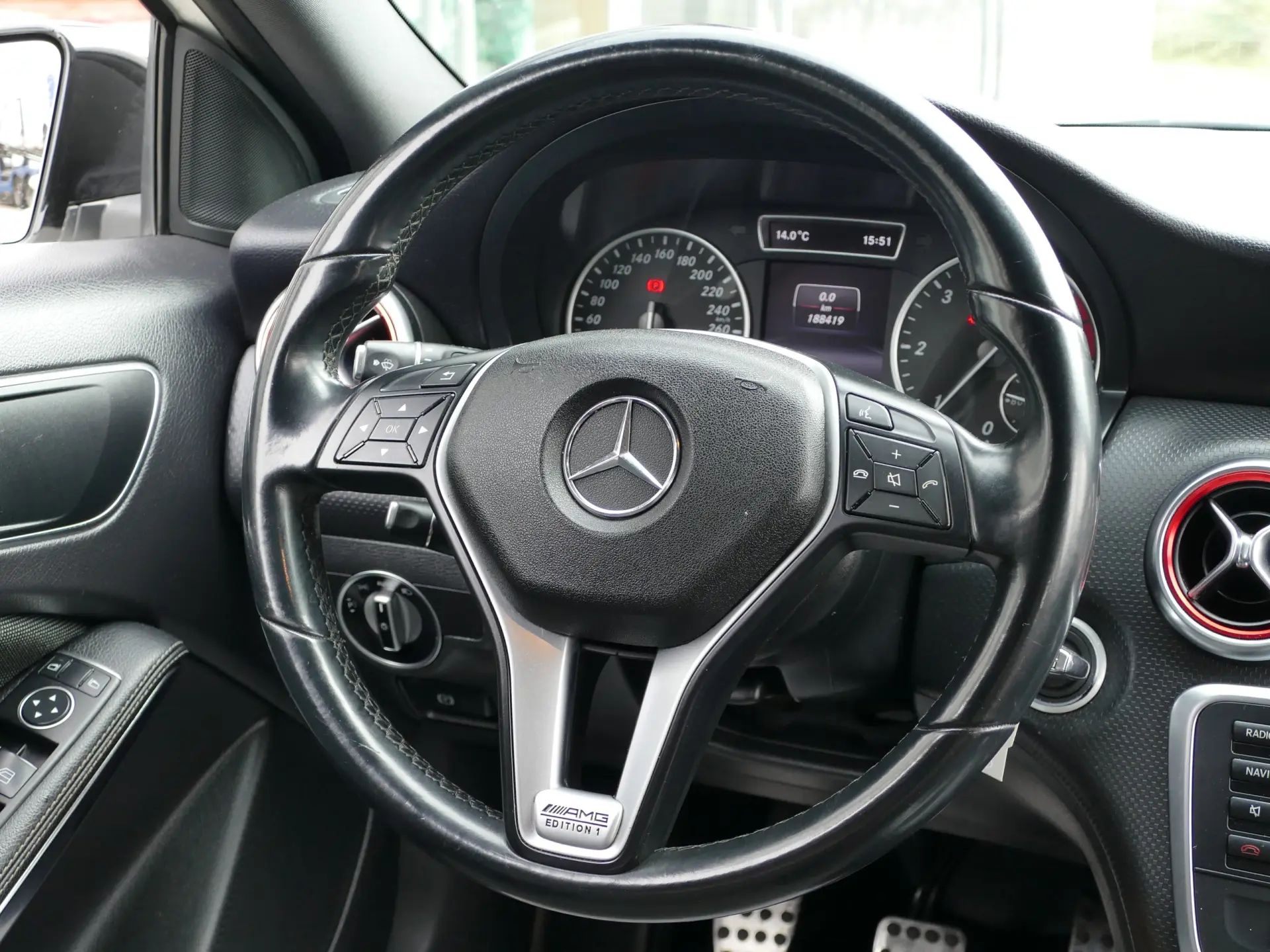 Mercedes-Benz A 180 d AMG Line 33