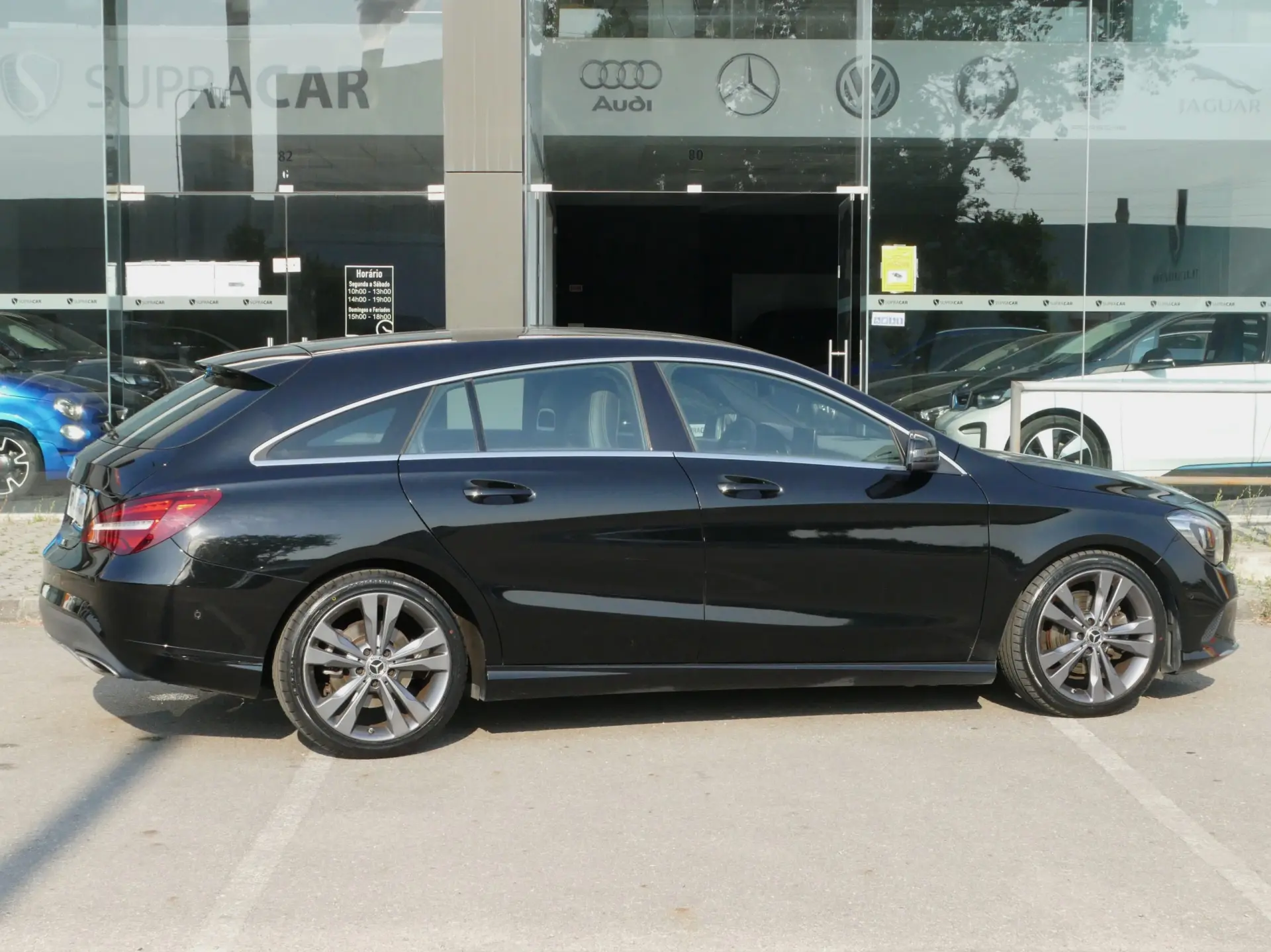Mercedes-Benz CLA 180 d Shooting Brake Urban 13