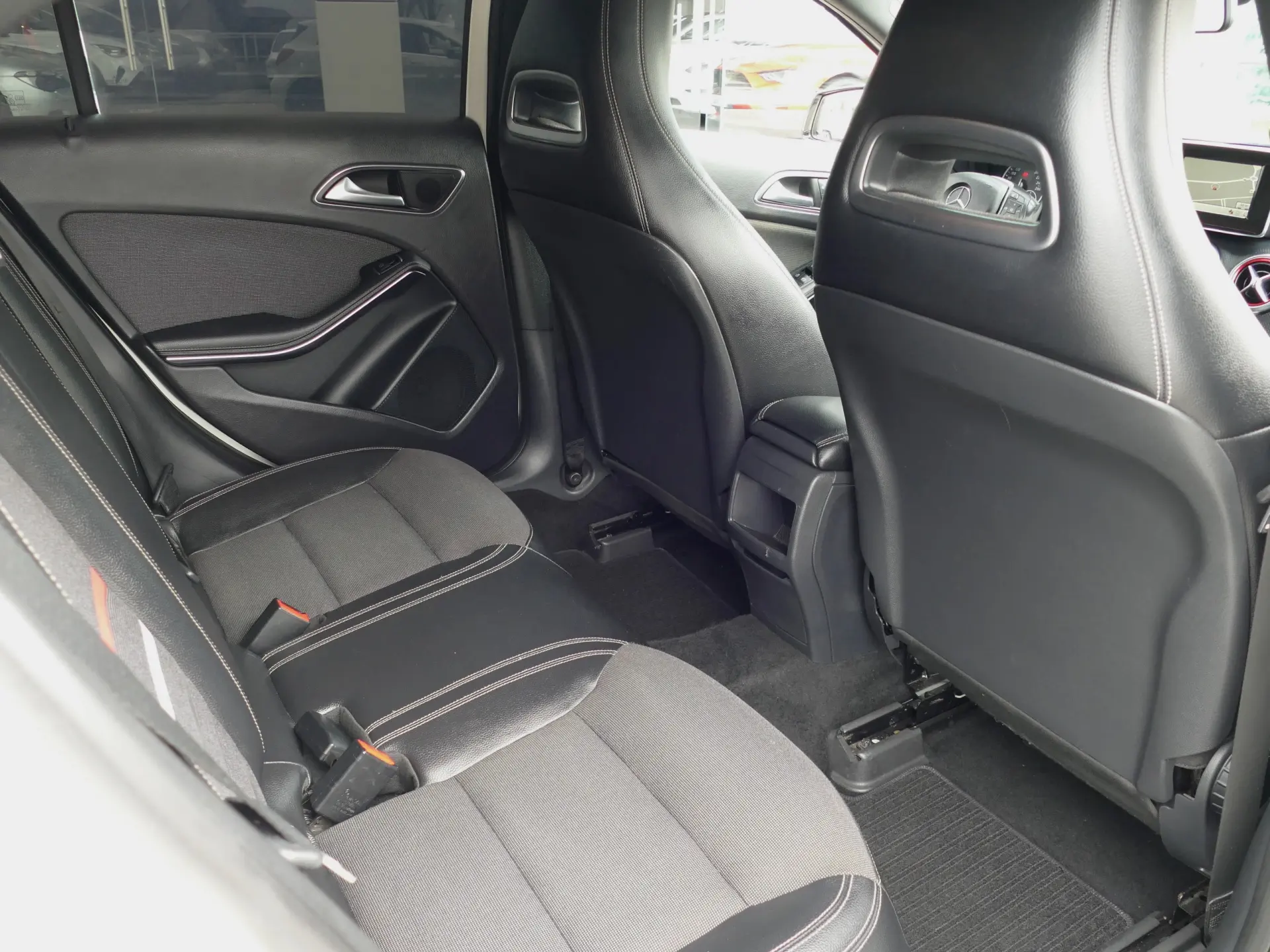 Mercedes-Benz A 180 d AMG Line 29