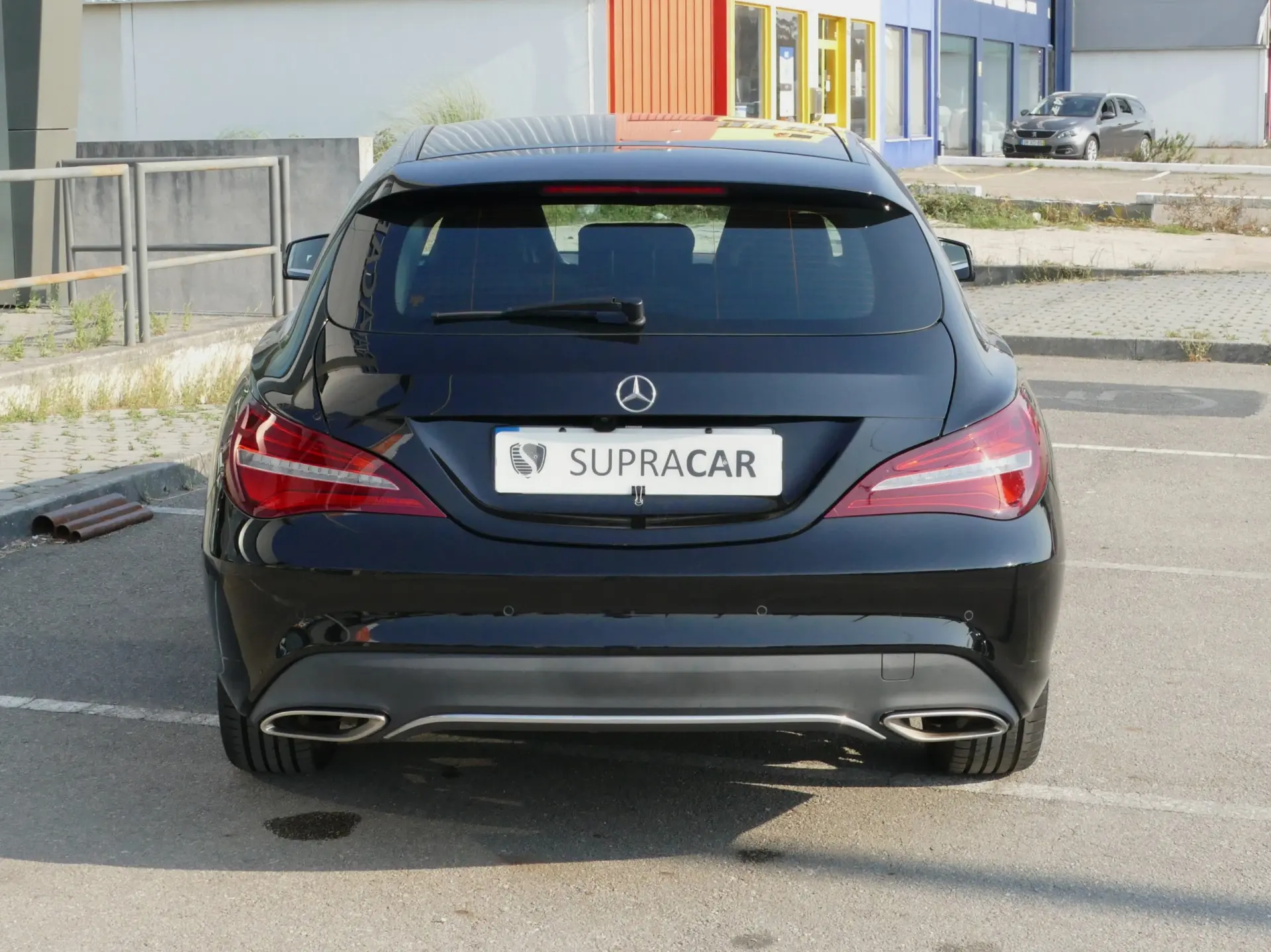 Mercedes-Benz CLA 180 d Shooting Brake Urban 4