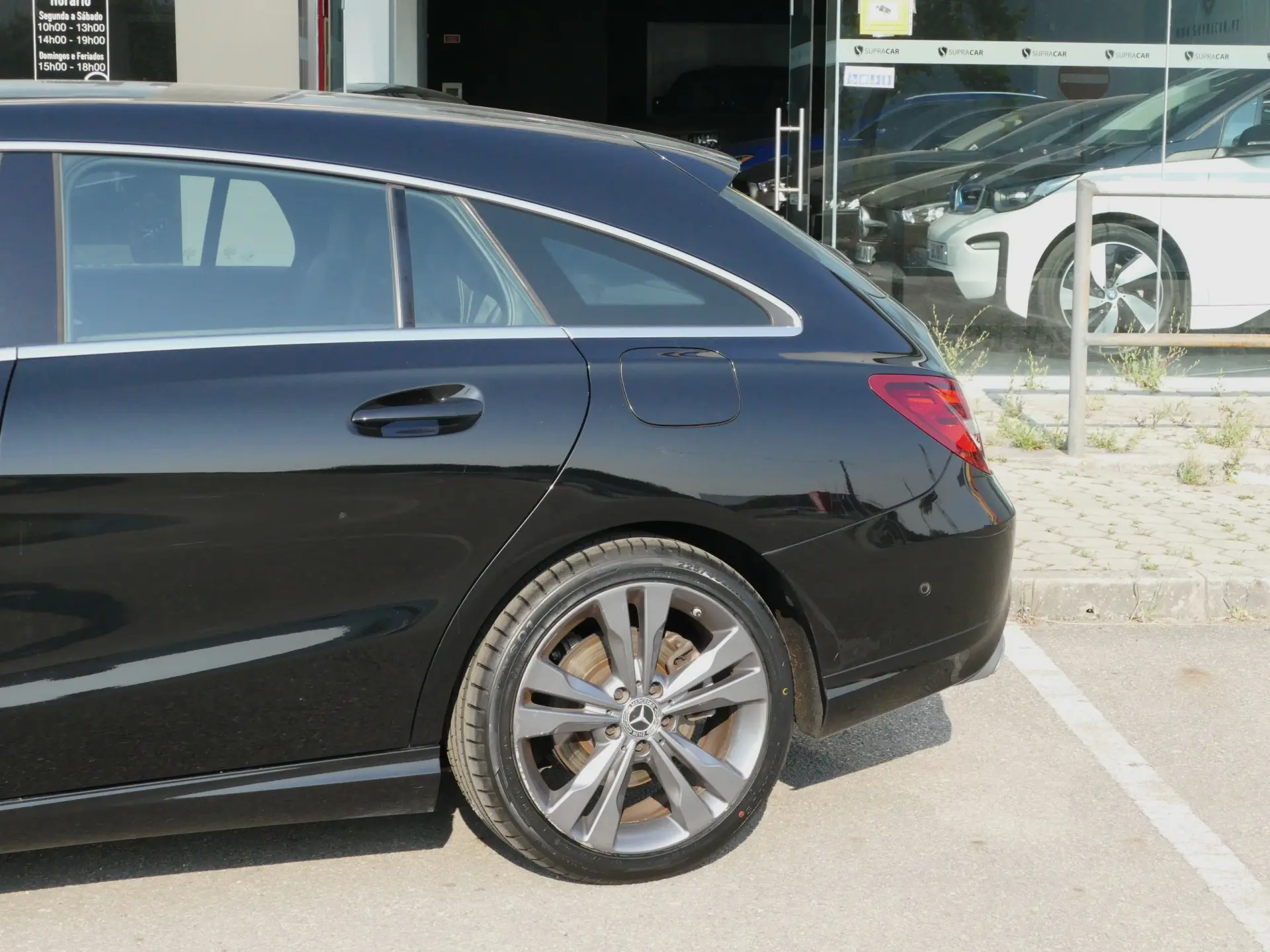 Mercedes-Benz CLA 180 d Shooting Brake Urban 11